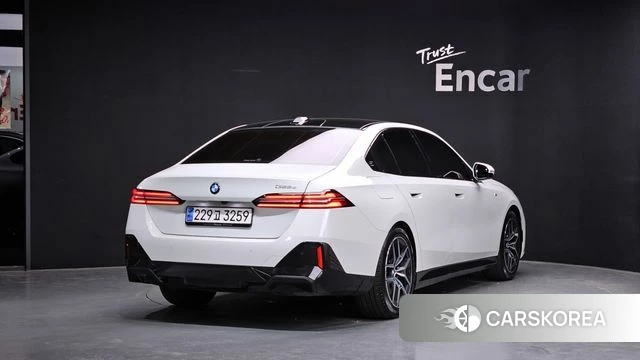 BMW 5 Series (G60) id 4432894 из Кореи 12
