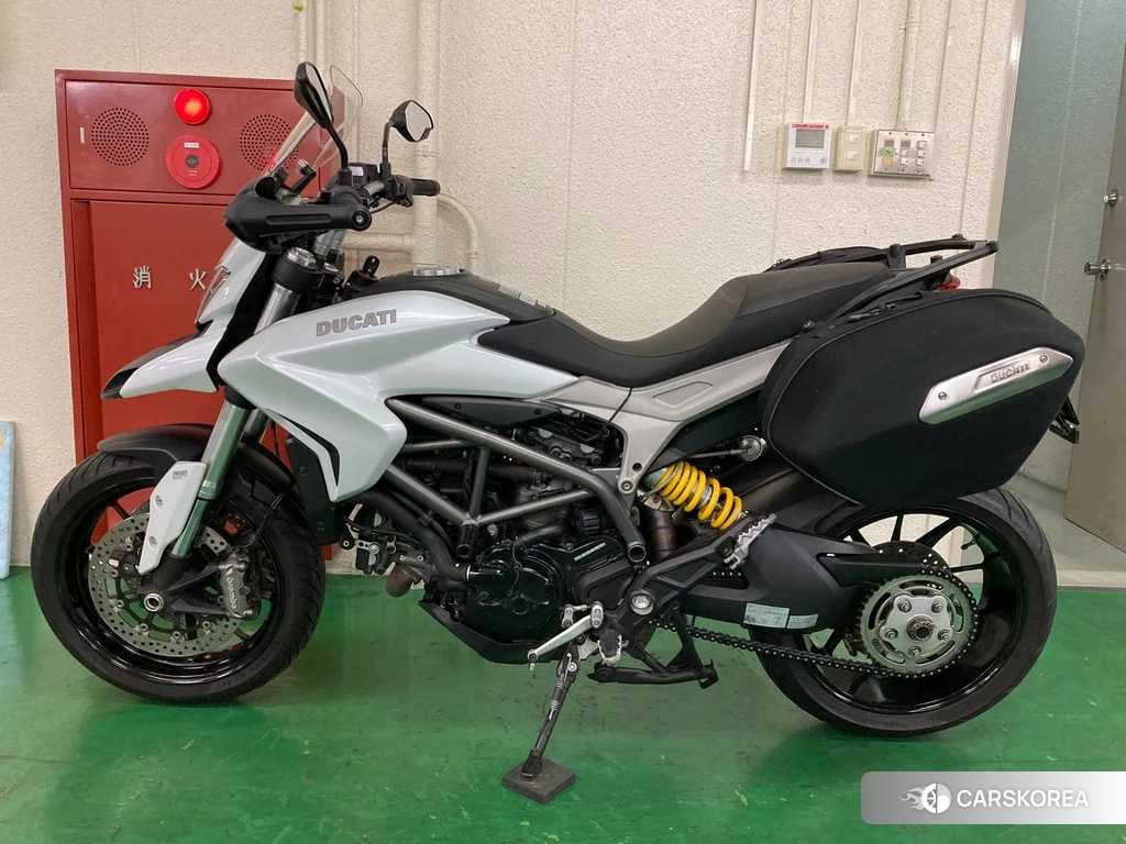 Проданный Ducati HYPERSTRADA 2013 из Японии, фото 2