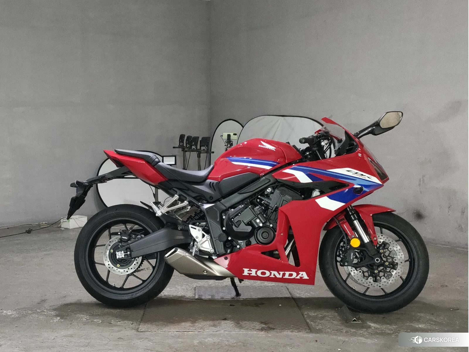 Проданный Honda CBR650R E-CLUTCH id 3950146 из Японии, фото 3