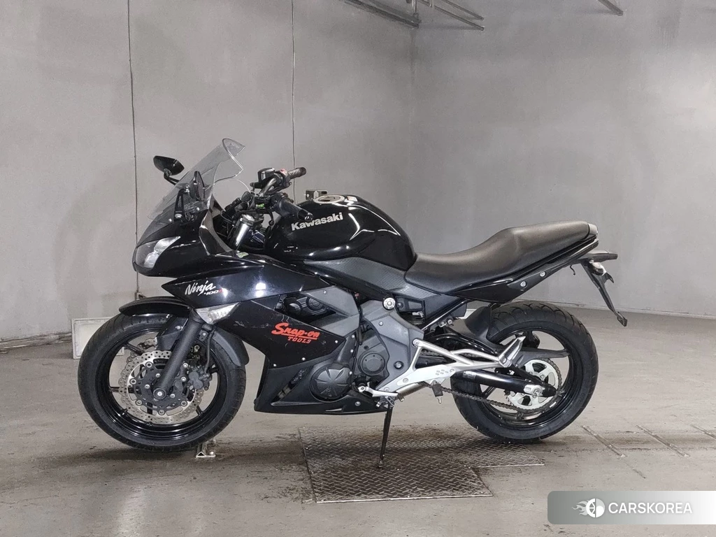 Проданный Kawasaki NINJA 400R 2011 из Японии, фото 2