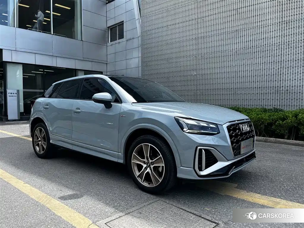Audi Q2L id 4583623 из Китая 12