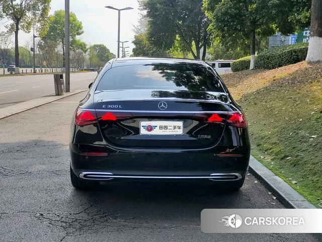 Mercedes-Benz E-class 2025 Черный из Китая, фото 3