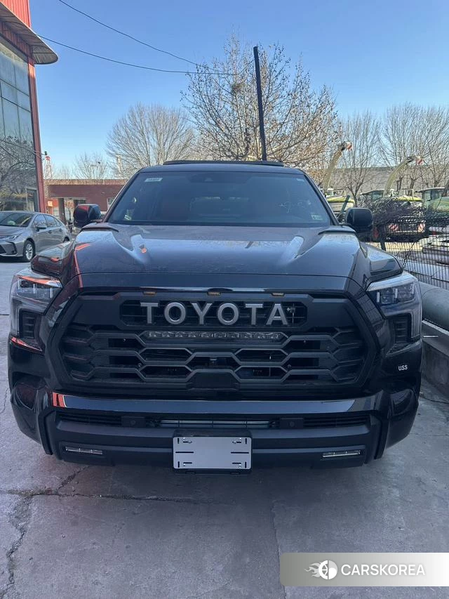 Toyota Sequoia 2024 Черный из Китая, фото 2