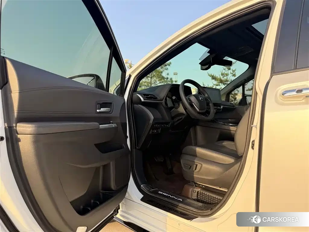 Toyota Sienna id 4653924 из Китая 12