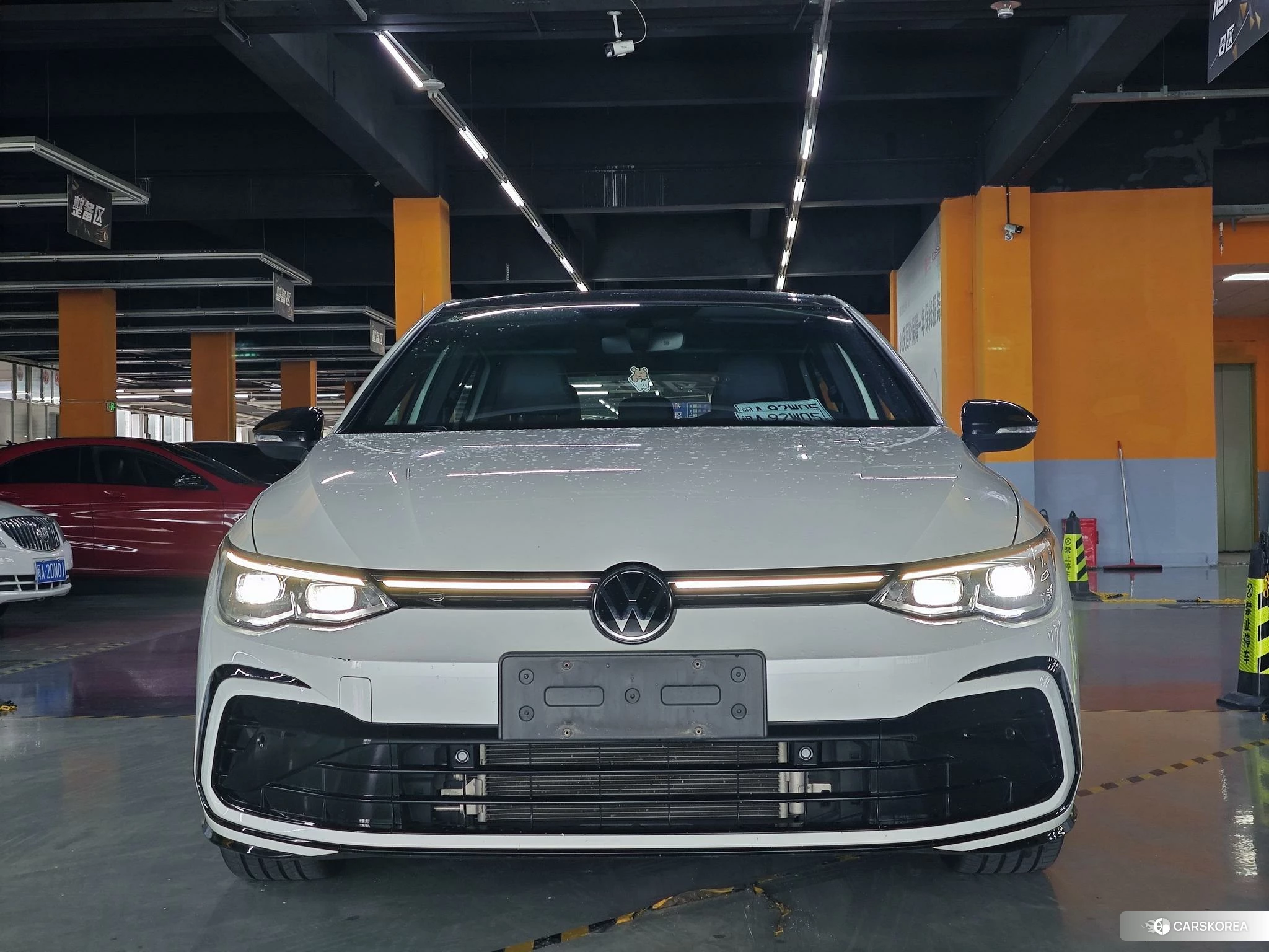 Volkswagen Golf 2022 Белый из Китая, фото 2