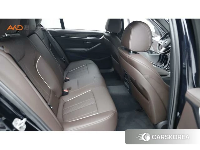 BMW 5 series 2022 Черный из Китая, фото 2