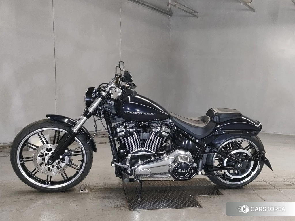 Проданный Harley-Davidson Softail Breakout FXBRS1868 2020 из Японии, фото 2