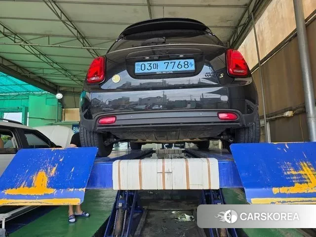 Mini Cooper Electric 2022 Черный из Кореи, фото 2