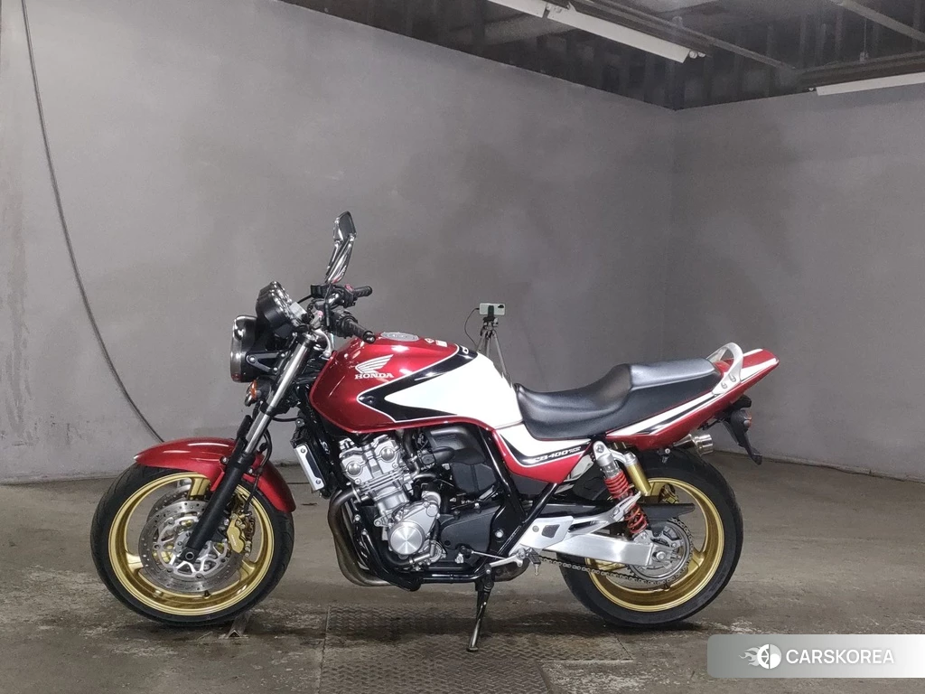 Проданный Honda CB400SF 2011 из Японии, фото 2