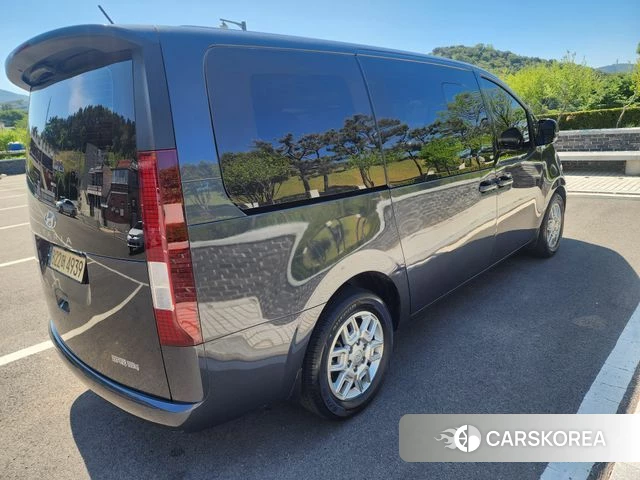 Hyundai Staria 2022 Серый из Кореи, фото 4