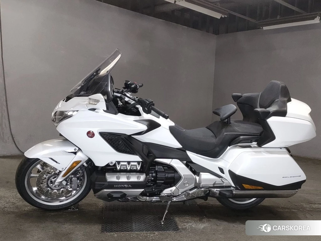 Проданный Honda GL1800 TOUR 2022 из Японии