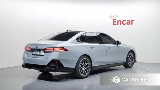 BMW 5 Series (G60) id 3831228 из Кореи 12