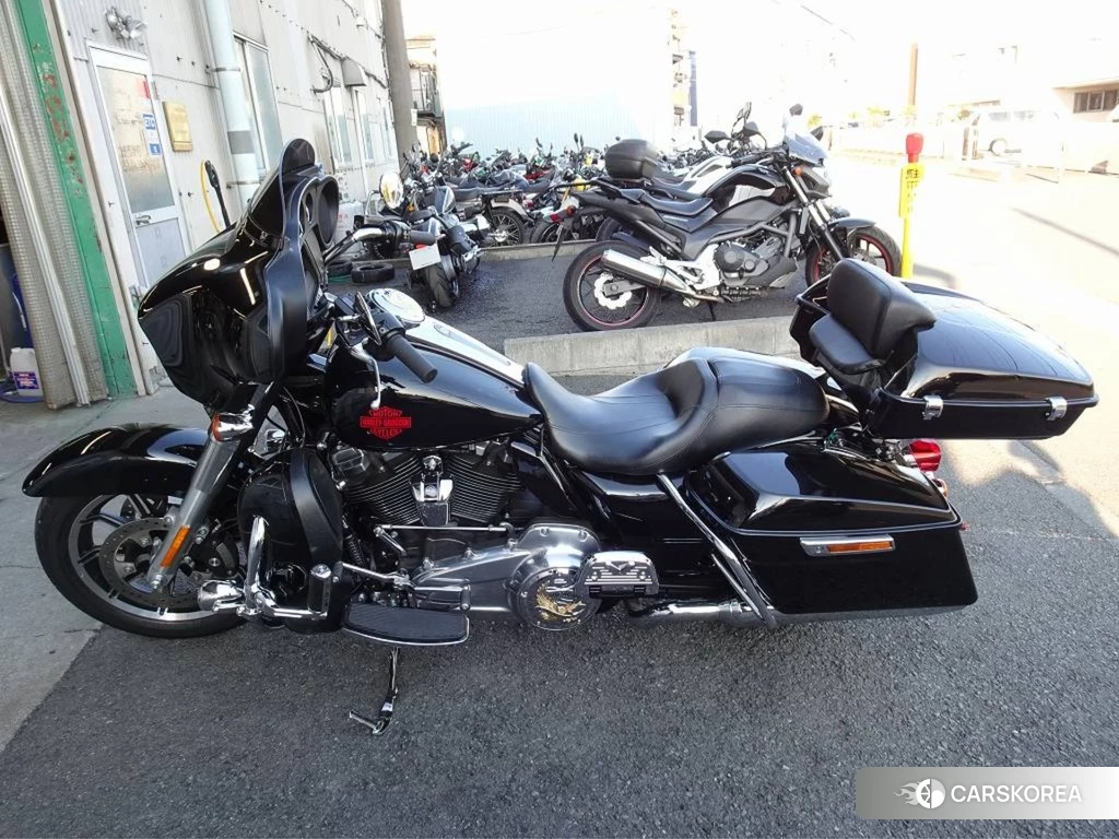 Проданный Harley-Davidson Electra Glide FLHT1340-1450 2019 из Японии, фото 2