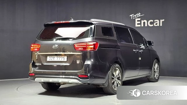 Kia The New Carnival id 4430236 из Кореи 12