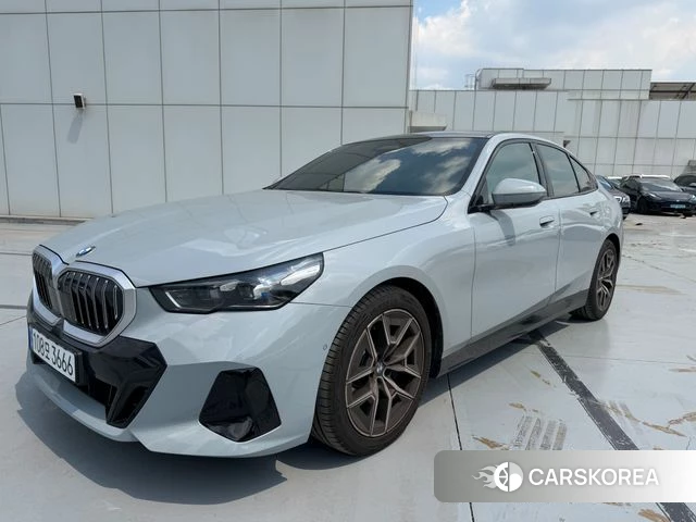 BMW 5 Series (G60) id 4441462 из Кореи 8