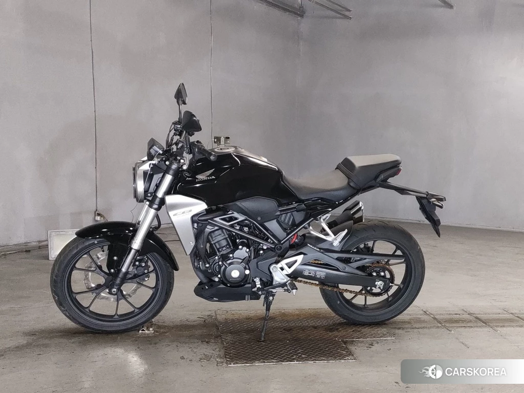 Проданный Honda CB250R 2018 из Японии