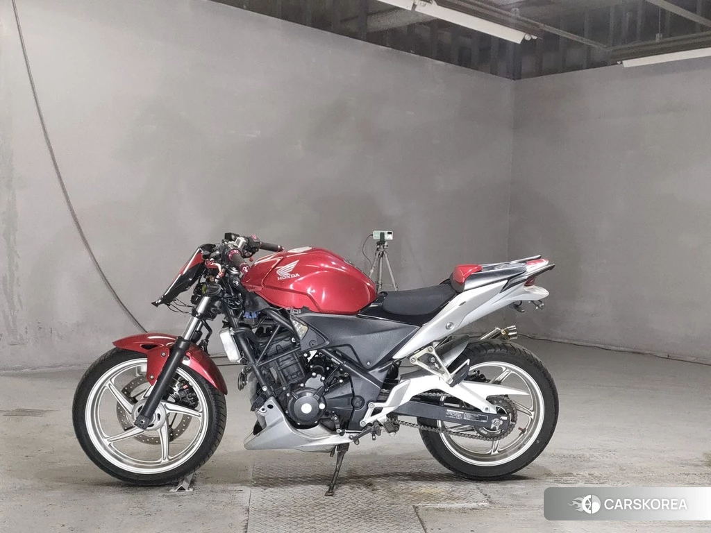 Проданный Honda CBR250R 2011 из Японии