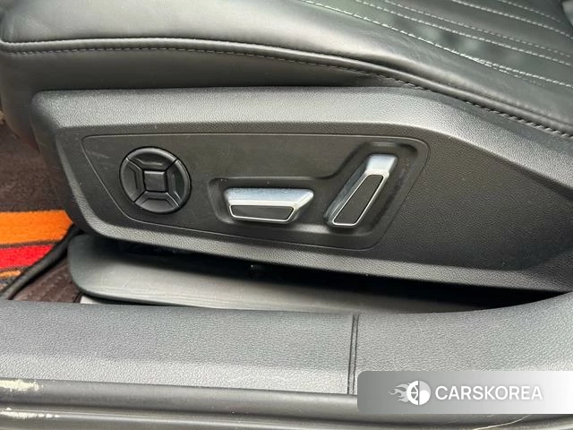 Audi A6L id 4260788 из Китая 12