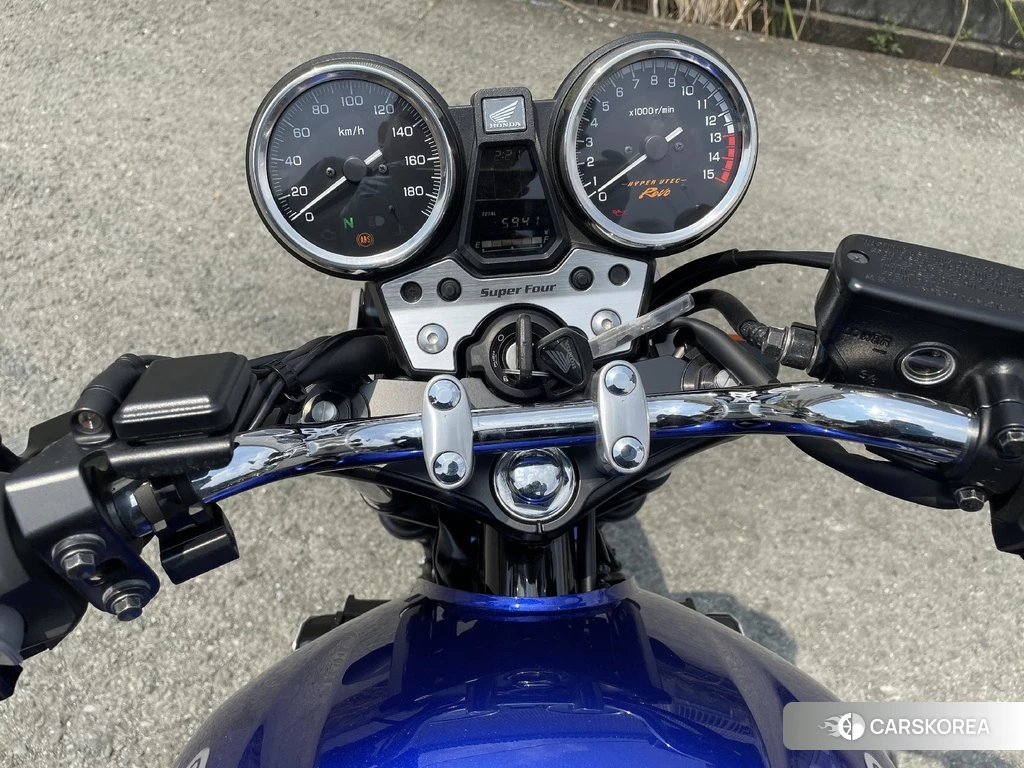 Проданный Honda CB400SF 2021 из Японии, фото 2