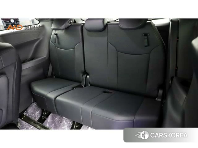 Toyota Grevia 2023 Белый из Китая, фото 3