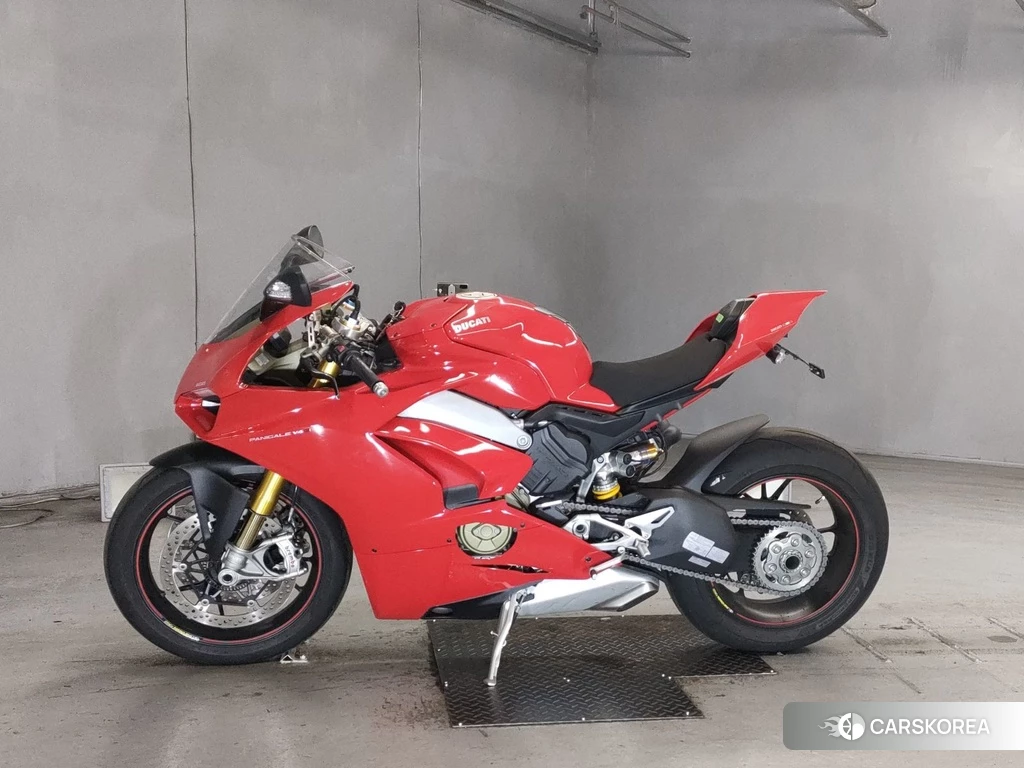 Проданный Ducati PANIGALE V4 S 2019 из Японии, фото 2