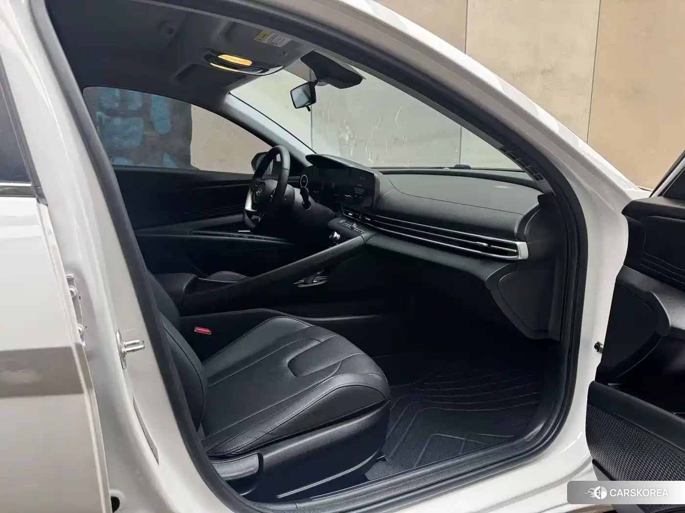 Hyundai Elantra 2023 Белый из Китая, фото 2