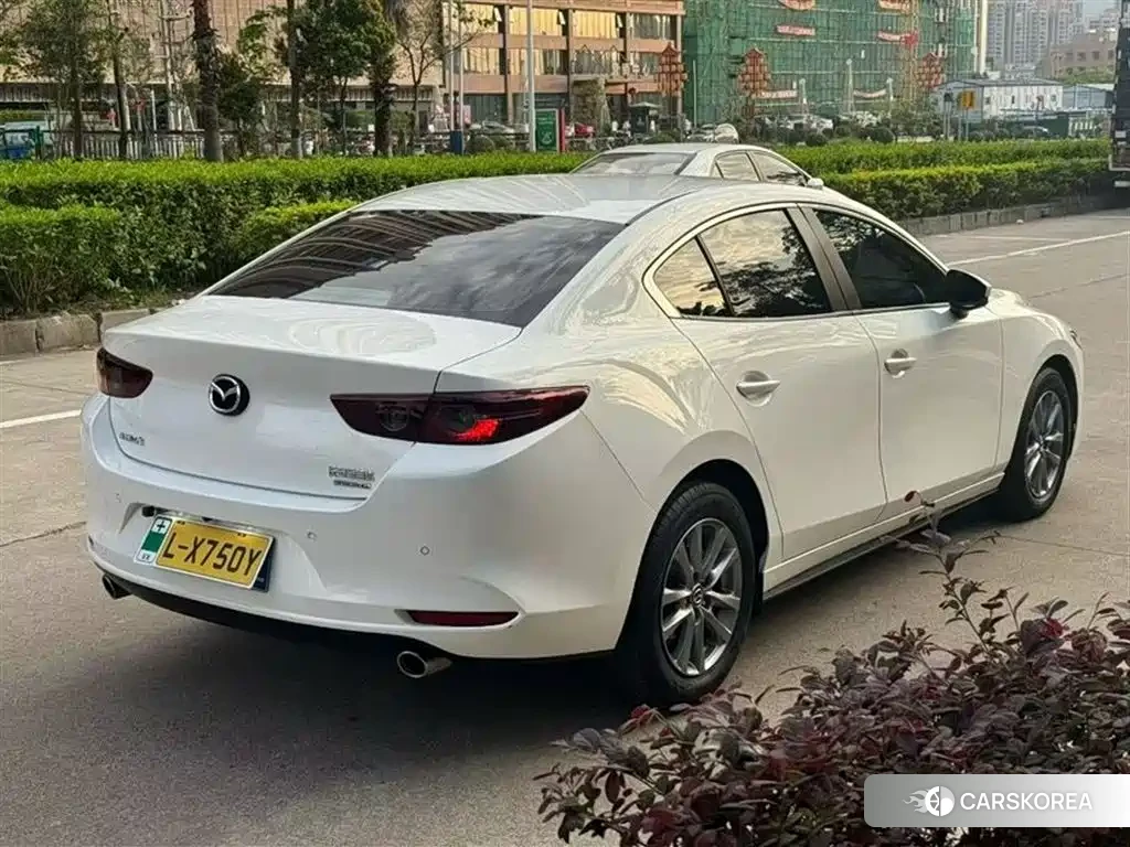 Mazda 3 2022 Белый из Китая, фото 2