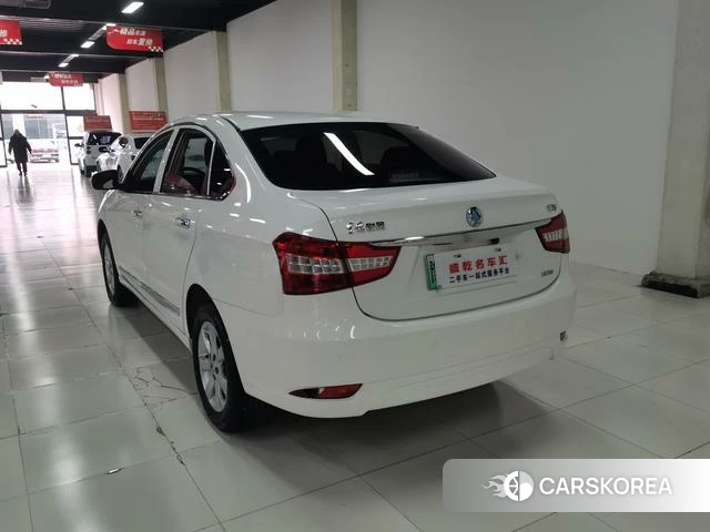 Dongfeng Junfeng E17 2018 Белый из Китая, фото 3