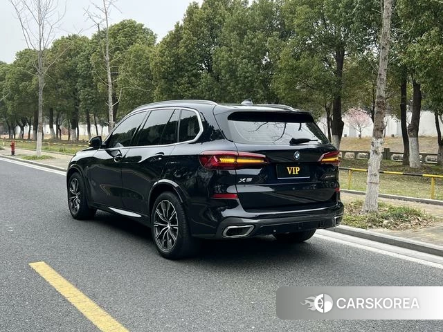 BMW X5 (imported) 2021 Черный из Китая, фото 2