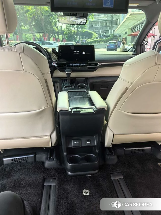 Toyota Saina id 4263624 из Китая 12