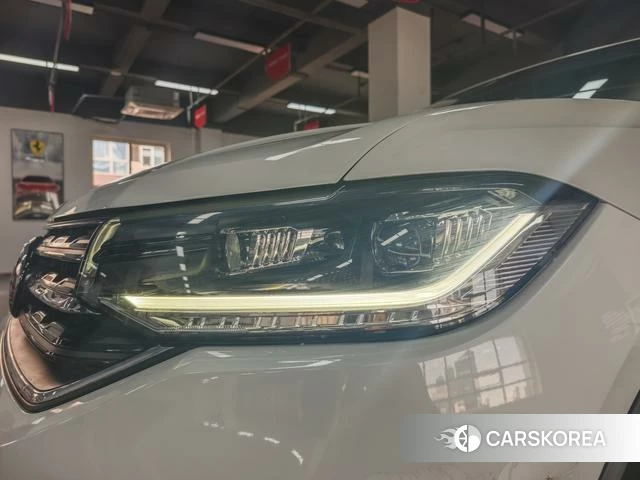 Volkswagen Exploring the shadow id 4271890 из Китая 9
