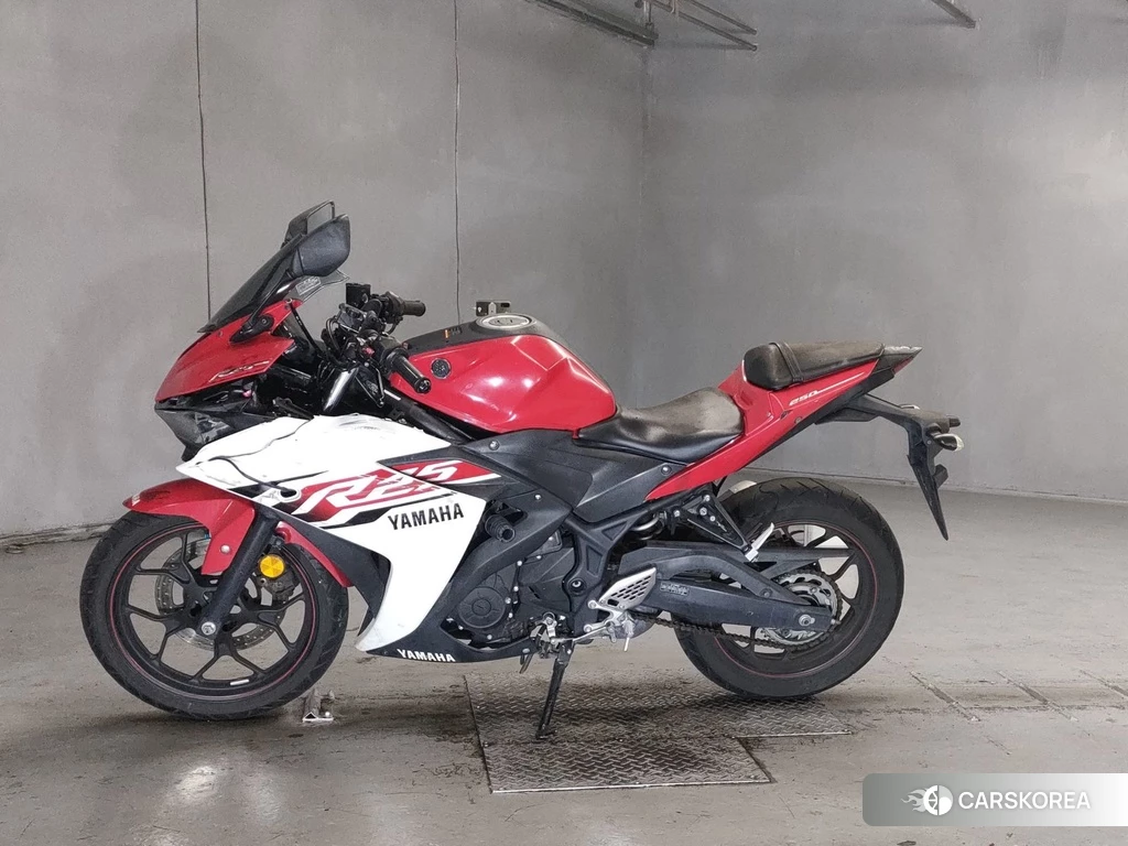 Проданный Yamaha YZF-R25 2015 из Японии