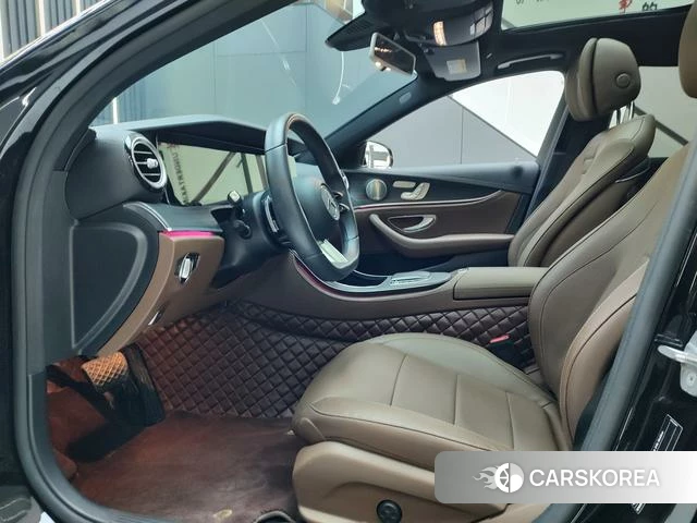Mercedes-Benz E-class 2021 Черный из Китая, фото 2