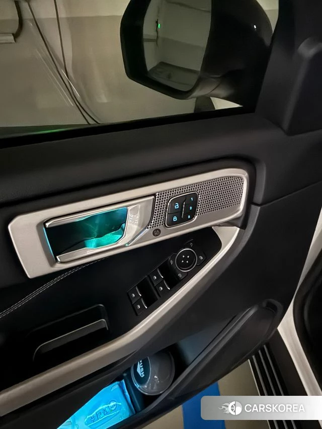 Ford Explorer 6th Generation 2021 Белый из Кореи, фото 2