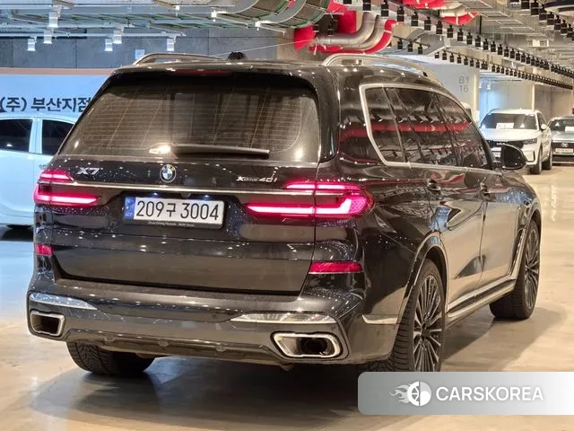 BMW X7 (G07) 2022 Черный из Кореи, фото 2