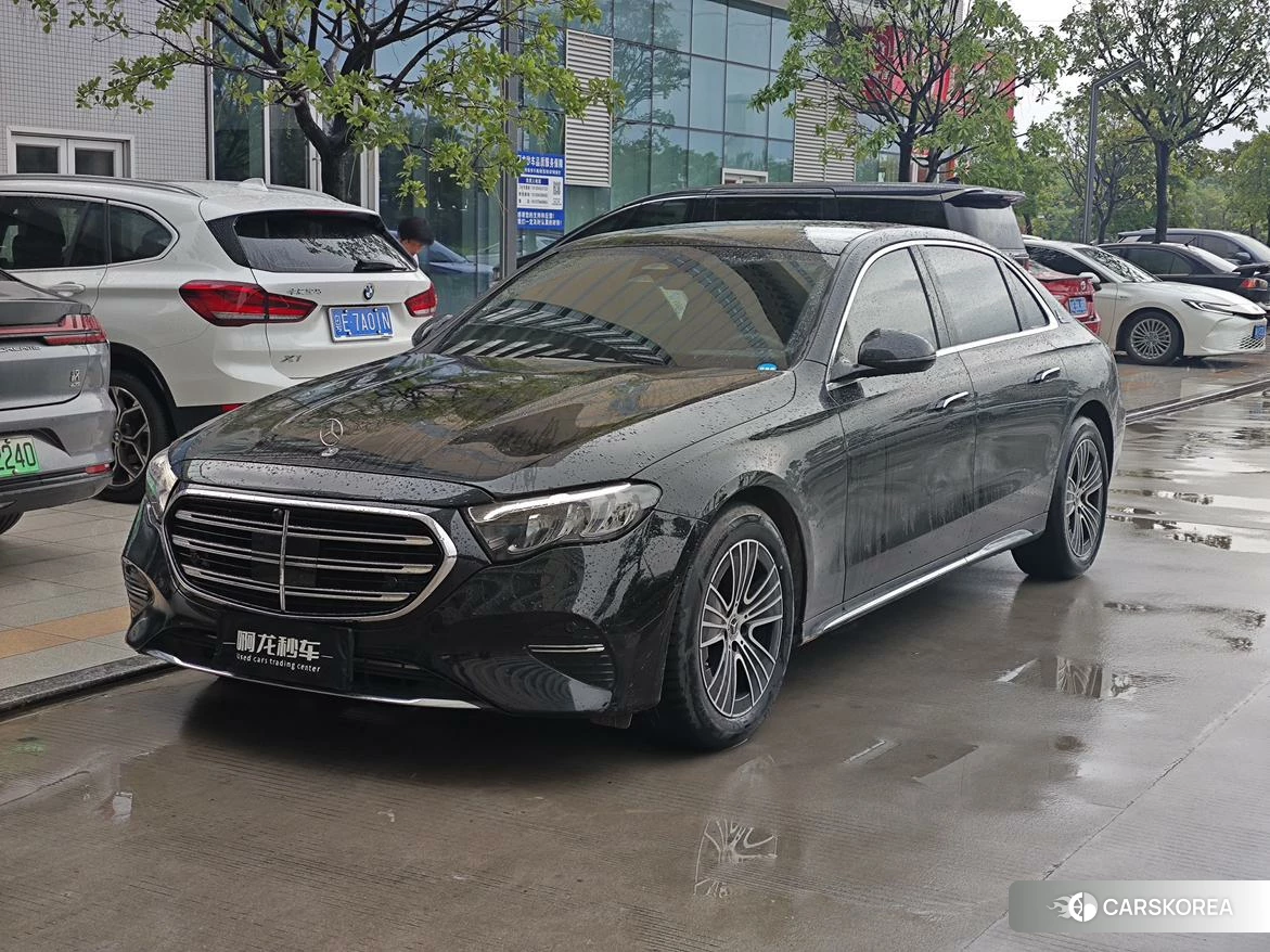 Mercedes-Benz E-Class 2023 Черный из Китая, фото 2