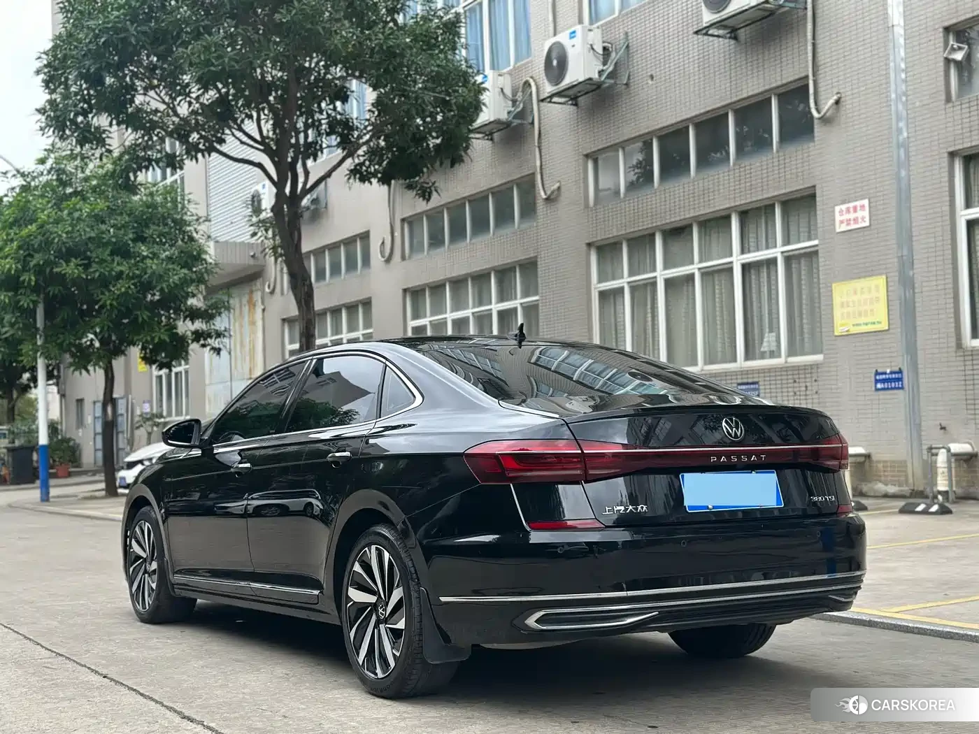 Volkswagen Passat 2023 Черный из Китая, фото 3
