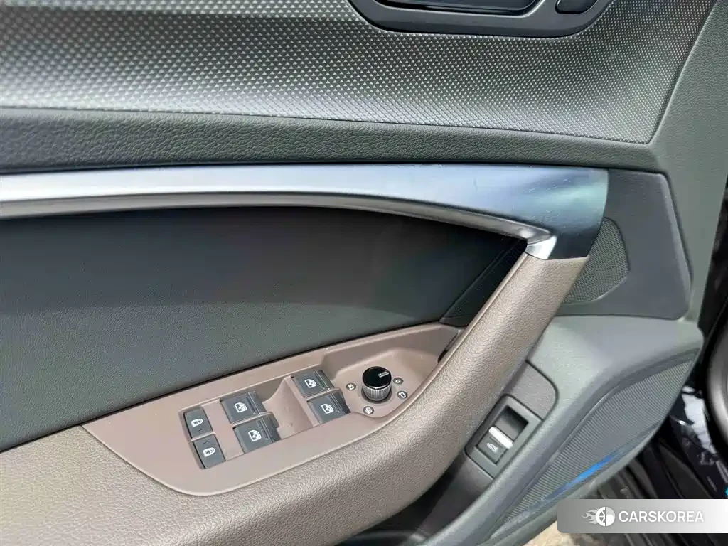 Audi A7L id 4577417 из Китая 10