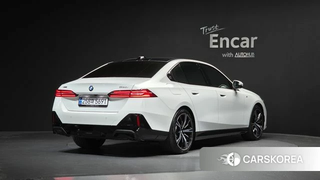 BMW 5 Series (G60) id 4499646 из Кореи 12
