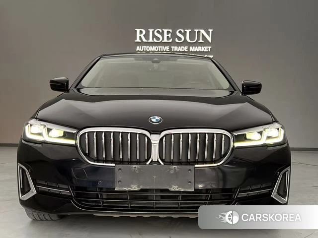BMW 5 series 2022 Черный из Китая, фото 2