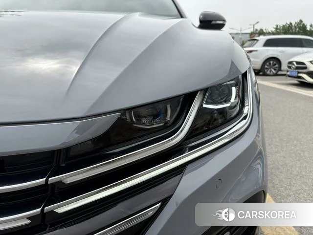 Volkswagen CC 2023 Темно-серый из Китая, фото 5