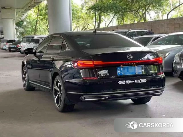 Volkswagen Passat 2022 Черный из Китая, фото 2