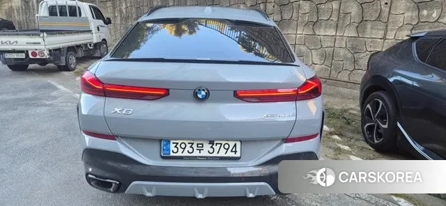 BMW X6 (G06) 2024 Серебристо-серый из Кореи, фото 2