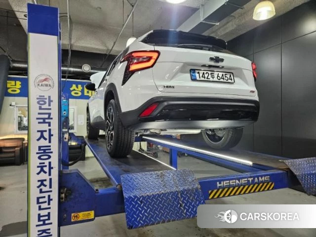 Chevrolet (GM Daewoo) Trax Crossover 2023 Белый из Кореи, фото 2