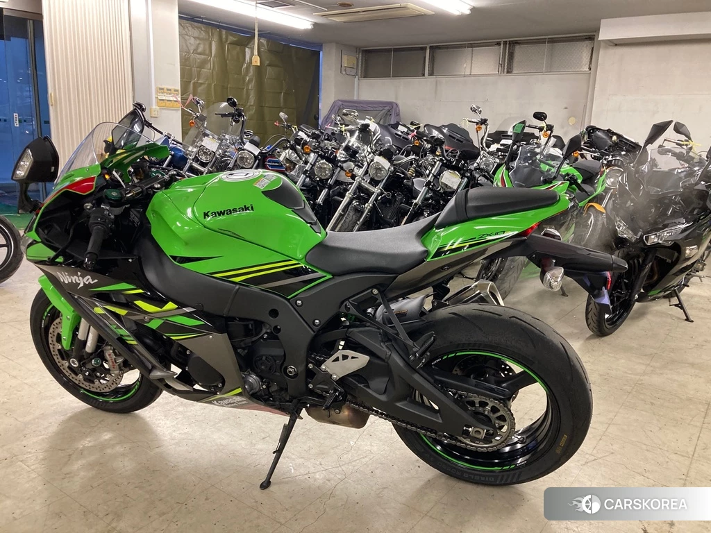 Проданный Kawasaki ZX-10R NINJA KRT 2021 из Японии, фото 2