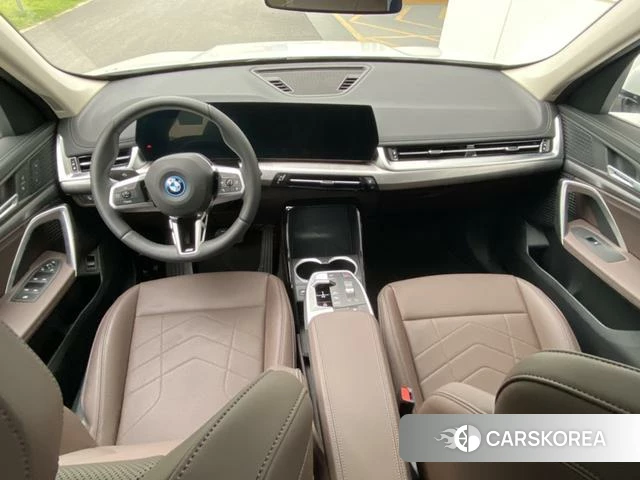 BMW iX1 2025 Белый из Китая, фото 2