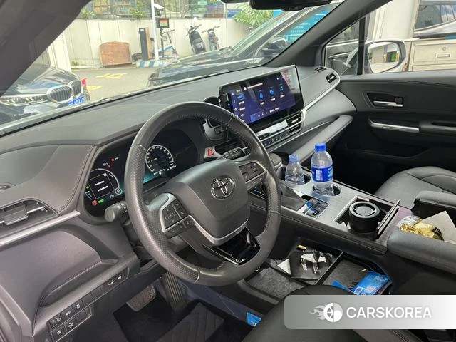 Toyota Saina 2022 Белый из Китая, фото 3