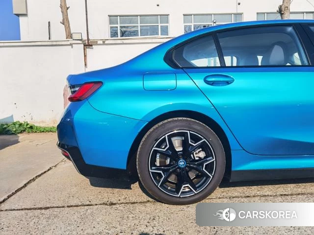 BMW i3 2023 Синий из Китая, фото 2
