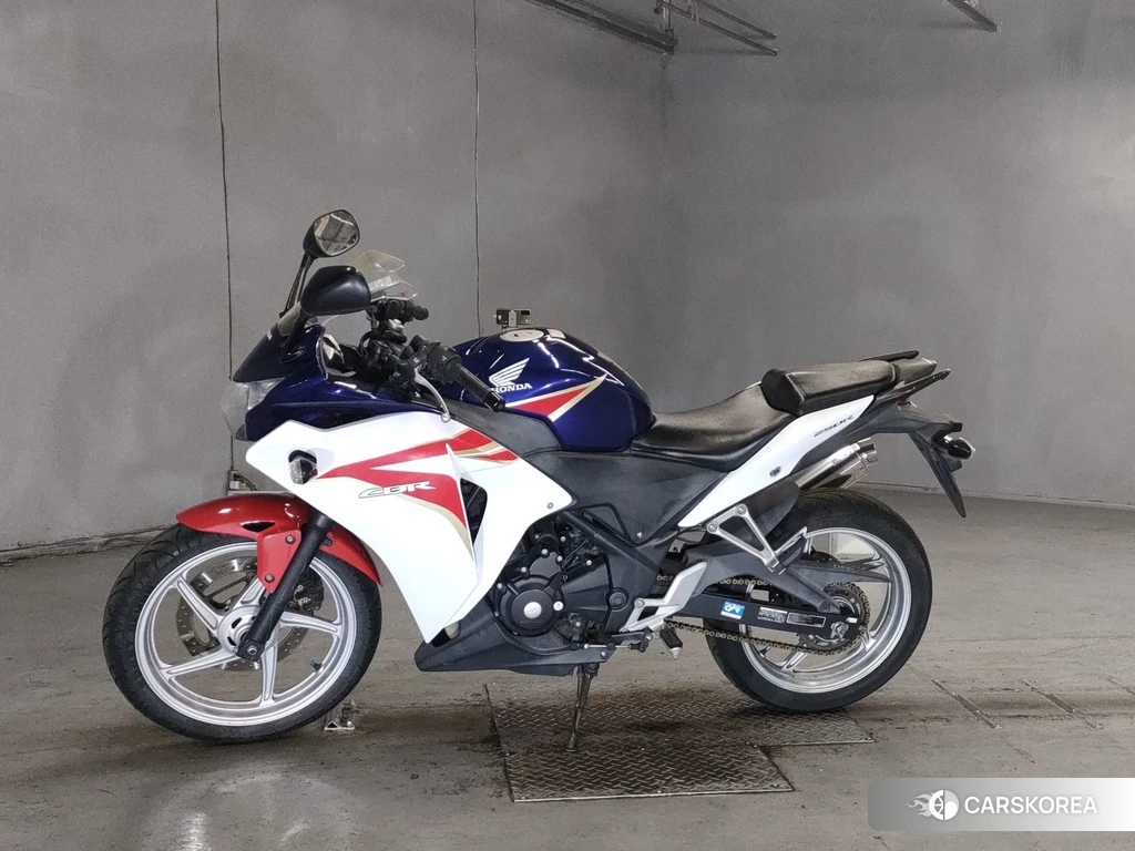 Проданный Honda CBR250R 2011 из Японии, фото 2
