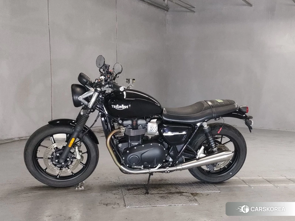 Проданный Triumph STREET TWIN 2019 из Японии, фото 2